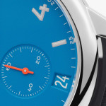 NOMOS Glashütte - Club Automat Datum signalblau