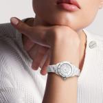 CHANEL - J12 Kaliber 12.2 Uhr, 33 MM