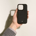 Montblanc - Schutzhülle für iPhone 16 Pro aus Sartorial Leder