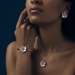 Chopard - Happy Hearts Flowers Anhänger mit Halskette