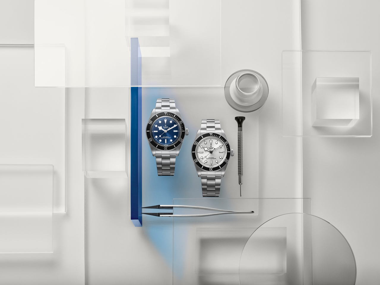 TUDOR_NP25_BLACK BAY 68_LIFESTYLE-3